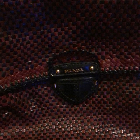 Gorgeous & unique Prada red and black leather bag - Picture 2 of 6